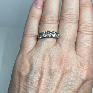 NWT Espirto Blue Topaz 5 Round Cut Stone Band J87